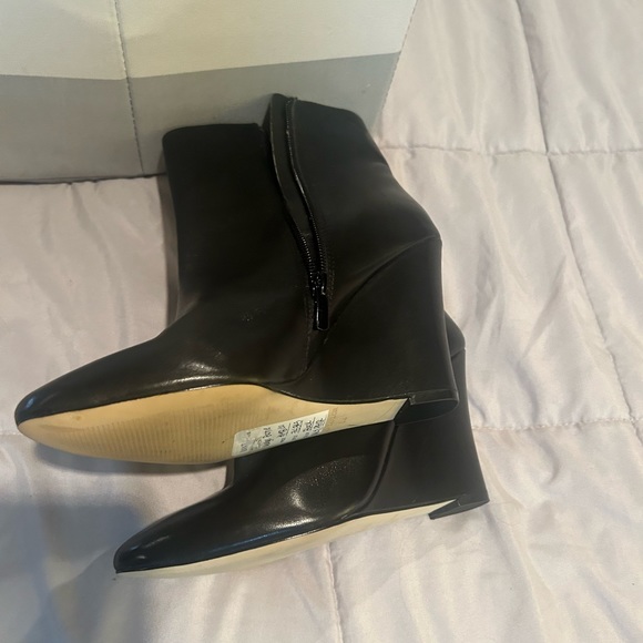 NWT Ann Taylor Ankle Wedge Boots (Emerson) - Picture 4 of 6